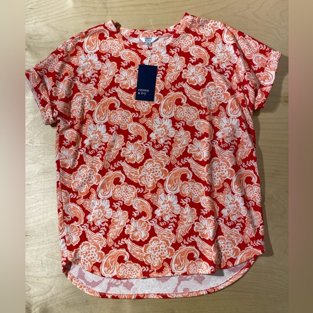 Crown & Ivy Red Floral Short Sleeve Top Medium (QT) - Picture 3 of 7